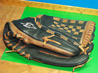 476-l1 14 Softball Easton Glove