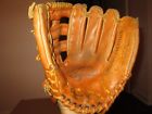 42-851 Spalding Vintage Rht Players Series Softball One
