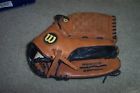 A0525 Rh Xl14 " Softball Player 14 Hand Glove Wilson Left