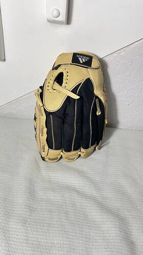 1000nbb Adidas Triple Stripe Series Baseball Glove Youth Size 10 Inch Rht Ts 1000 Beige 1000nbb Adidas Triple Stripe Series Baseball Glove Youth Size 10 Inch Rht Ts 1000 Beige