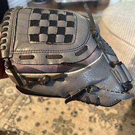 1000bgt Adidas 194375001240 Eazy Close 10 Inch Lht Youth Baseball Glove Black Ts Left Hand Throw 1000bgt Adidas 194375001240 Eazy Close 10 Inch Lht Youth Baseball Glove Black Ts Left Hand Throw