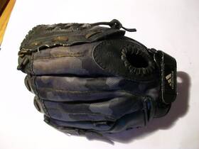 Ts1000dcb Adidas 889751839394 Youth Easy Close 10 Inch Baseball Glove-camo Black-rht Ts1000dcb Adidas 889751839394 Youth Easy Close 10 Inch Baseball Glove-camo Black-rht