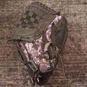 Bbm0154mbdgc Adidas 12 Inch Baseball Softball Glove Black Gray Synthetic Leather 5 Finger Bbm015 Bbm0154mbdgc Adidas 12 Inch Baseball Softball Glove Black Gray Synthetic Leather 5 Finger Bbm015