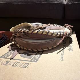 Akadema Agc595 31 Inch Catchers Mitt Lht Leather Padded Brown/beige
