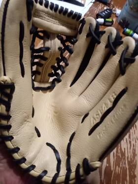 Asf418 Akadema Pro Soft Series Infielders 11.5 Inch Baseball Glove Asf418 Akadema Pro Soft Series Infielders 11.5 Inch Baseball Glove