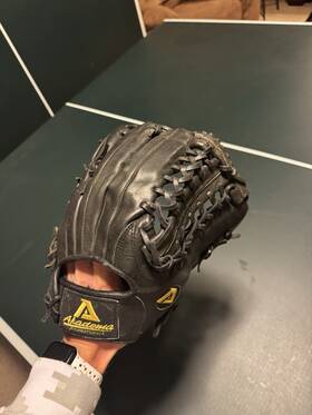Axx21 Akadema Precision Series 12.75 Rh-throw Baseball Glove Reptilian Claw Axx21 Akadema Precision Series 12.75 Rh-throw Baseball Glove Reptilian Claw