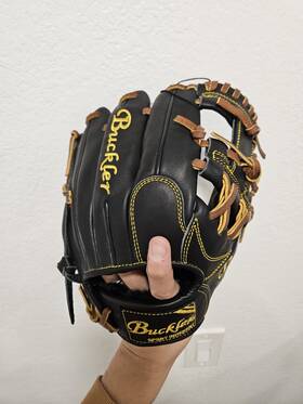 Ag1125sbrht Buckler Youth 11.25 Inch Baseball Infielder Glove - Steerhide Ag1125sbrht Buckler Youth 11.25 Inch Baseball Infielder Glove - Steerhide