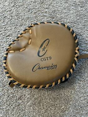 Cgt9 Champion Sports Cowhide Leather 9.5 Inch Training Glove - Right Hand