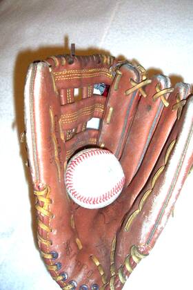 Ssi-5 Coutom Built Ss1-5 Ssi Pro Rht Baseball Glove Inch Custom Right-handed Thrower Vintage Ssi-5 Coutom Built Ss1-5 Ssi Pro Rht Baseball Glove Inch Custom Right-handed Thrower Vintage