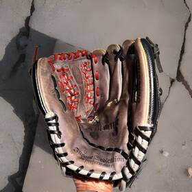 Demarini 883813621309 Insane Dedication Baseball Softball Glove 11 3/4 Inch Rht