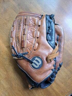 A2455 Demarini A0625 Wilson 13 Inch Monsta Web Leather Softball Glove A2455 Demarini A0625 Wilson 13 Inch Monsta Web Leather Softball Glove