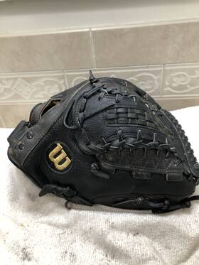 A1340-dm6 Demarini Wilson Defence Deep Pocket 13.5 Inch Softball Glove Right Throw A1340-dm6 Demarini Wilson Defence Deep Pocket 13.5 Inch Softball Glove Right Throw