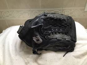 A0950 Demarini Vd133 Voo Doo Thick Heavy 13.34 Softball Glove Right Hand Throw