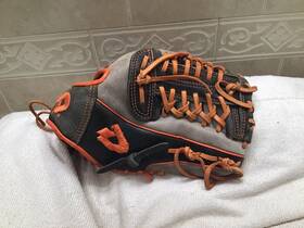 Wta08rb150i115y Demarini Insane 11.5 Inch Youth / Adult Baseball Softball Glove Right Hand Throw