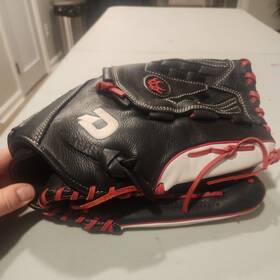 Wta08rb17di14 Demarini Insane Red White And Black Tight Fit 14 Inch Softball Glove Right Hand Throw