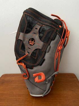 Wta08rs15di14 Demarini Insane Baseball Softball Glove 14 Inch Black Orange Rh Throw Excellent Wta08rs15di14 Demarini Insane Baseball Softball Glove 14 Inch Black Orange Rh Throw Excellent