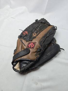 06740 Diamond Mitt Right Handed Thrower Rht Top Grain Cowhide Brown/ Black 13 Inch 06740 Diamond Mitt Right Handed Thrower Rht Top Grain Cowhide Brown/ Black 13 Inch