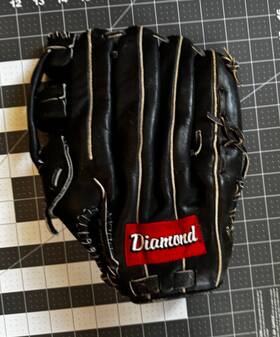 D2030 Diamond Proseries Black Vtg Glove Snap Action Select American Steerhide