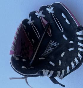 Dicks Sporting Goods 889751268736 Girls T-ball/baseball Glove Left Hand Mitt Black Pink 6 Inch Small/youth Dicks Sporting Goods 889751268736 Girls T-ball/baseball Glove Left Hand Mitt Black Pink 6 Inch Small/youth