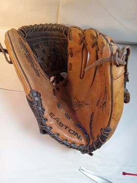 S-115 Easton 085925069783 Stealth Ideal Fit 11.5 Inch Leather Baseball Vrs Palm Pad Glove S-115 Easton 085925069783 Stealth Ideal Fit 11.5 Inch Leather Baseball Vrs Palm Pad Glove