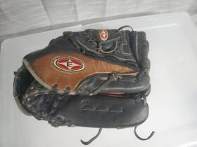 R125 Easton 085925138847 Youth Redline Rht 11.5 Inch Black/tan Baseball Glove R125 Easton 085925138847 Youth Redline Rht 11.5 Inch Black/tan Baseball Glove