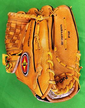 Easton 085925381205 Rht Five Star Usa Tanned Leather Baseball Glove F12 12 Inch Vrs Palm Pad Easton 085925381205 Rht Five Star Usa Tanned Leather Baseball Glove F12 12 Inch Vrs Palm Pad