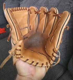 Easton 628412269657 Professional Collection 12 Inch Baseball Glove Rht Japanese Kip Pitcher Easton 628412269657 Professional Collection 12 Inch Baseball Glove Rht Japanese Kip Pitcher