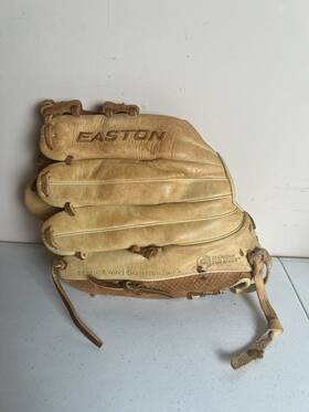 Easton 628412365168 Elite Morgan Stuart 11.5 Inch Softball Glove Brown/tan Right Hand Throw