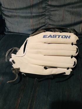 Bmfp12 Easton 12.5 Inch Fast Pitch Softball Black Magic Glove Left Hand Throw Bmfp12 Easton 12.5 Inch Fast Pitch Softball Black Magic Glove Left Hand Throw
