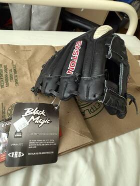 Bmx1150b Easton Black Magic 11 1/2 Inch Baseball Glove Left Handed Bmx1150b Easton Black Magic 11 1/2 Inch Baseball Glove Left Handed