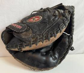 Bmx201b Easton Black Magic Bmx 201b Baseball Glove Catchers Right Hand Thrower Youth Bmx201b Easton Black Magic Bmx 201b Baseball Glove Catchers Right Hand Thrower Youth