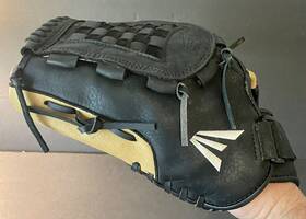 Bx125s Easton Black Leather 12.5 Inch Baseball Glove - Left Thrower Bx125s Easton Black Leather 12.5 Inch Baseball Glove - Left Thrower