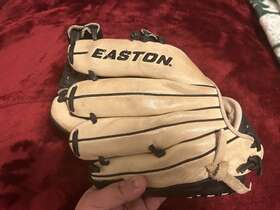 Epg495wb Easton Epg152wb E-pro Baseball Glove 11.5 Inch Rht Professional Discontinued Model Epg495wb Easton Epg152wb E-pro Baseball Glove 11.5 Inch Rht Professional Discontinued Model