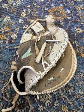 Fmfp233 Easton Fundamental Series 33 Inch Catchers Mitt Fmfp233 Easton Fundamental Series 33 Inch Catchers Mitt
