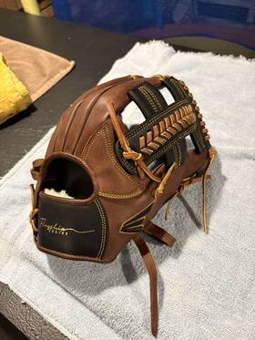 Fs-d32b Easton Flagship 11.75 Inch Rht - Never Used