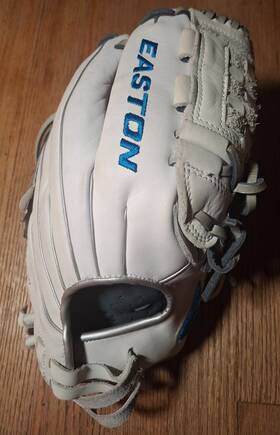 Easton Gnxfp12 Ghost Nx Fastpitch Softball Glove 12 Inch Basket Web Rht