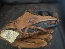 Gs60 Easton Genuine Series Broken In 12 Inch Baseball Softball Glove Right H Throw