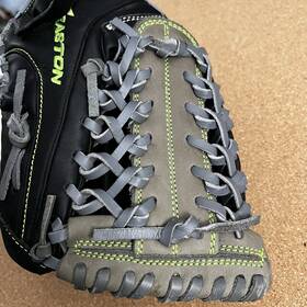 Easton Mkey1150 Marko Elite 13 Inch Genuine Steerhide Baseball Softball Glove Rht