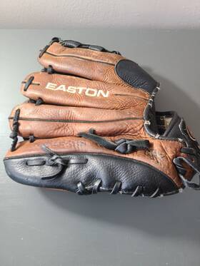 Nat61 Easton Natural Series 11 3/4 Inch Rht Infielder Black/brown Baseball Glove