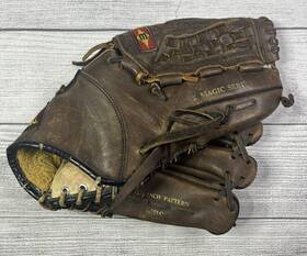 Nbs2 Easton Black Magic Series Leather 12 1/2 Inch Baseball Glove