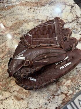 Pfp1200 Easton Prowess Pitching Glove