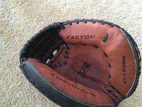 Rvy2000 Easton Rival 32 Inch Rht Catcher S Glove Model Good Shape Rvy2000 Easton Rival 32 Inch Rht Catcher S Glove Model Good Shape