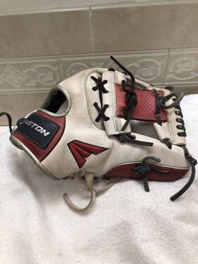 Te-1150usa Easton Usa Red White And Blue Boys Broken In 11.5 Inch Baseball Glove Right Throw Te-1150usa Easton Usa Red White And Blue Boys Broken In 11.5 Inch Baseball Glove Right Throw