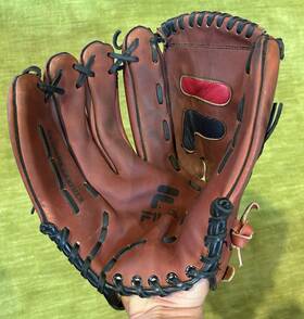 O125 Fila Baseball / Softball Glove 12.5 Inch Left Handed Thrower Genuine Leather O125 Fila Baseball / Softball Glove 12.5 Inch Left Handed Thrower Genuine Leather