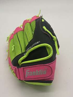 Franklin 025725434954 - Right Handed 9 Inch Youth Fielding Glove Baseball T-ball Teeball Sports