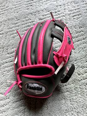 22703-9 Franklin Ready To Play Baseball Glove Girl Rht Youth Size 9 1/2 Inch 22703 Pink Gray