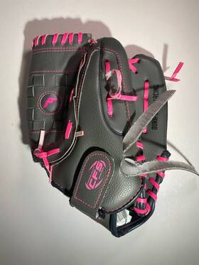 22708 Franklin Youth Baseball Glove New 10.5 Inch Gray Pink Trim Right Hand Throw 22708 Franklin Youth Baseball Glove New 10.5 Inch Gray Pink Trim Right Hand Throw
