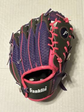 22867 Franklin My First Baseball Glove 9.5 Inch Rht T-ball Mesh Tek Contour 22867 Franklin My First Baseball Glove 9.5 Inch Rht T-ball Mesh Tek Contour