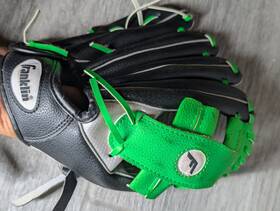 24850-d6 Franklin Synthetic Baseball Softball Glove 10.5 Inch Black Green Silver