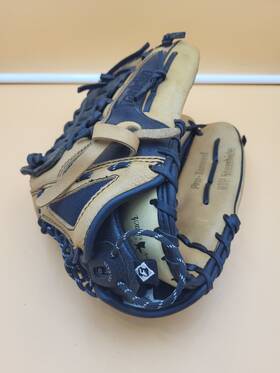 4802 Franklin Intelli-fit 13inch Right Handed Baseball Glove Rtp Good Condition 4802 Franklin Intelli-fit 13inch Right Handed Baseball Glove Rtp Good Condition